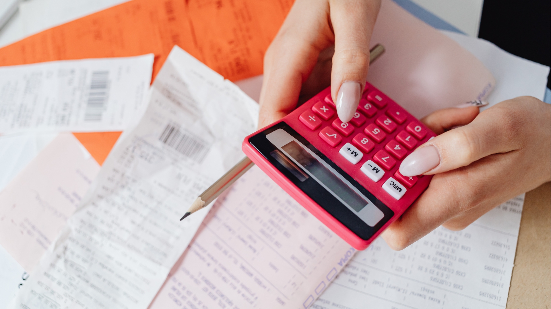 Rising rates on government debt threaten to spark aglobal crisis